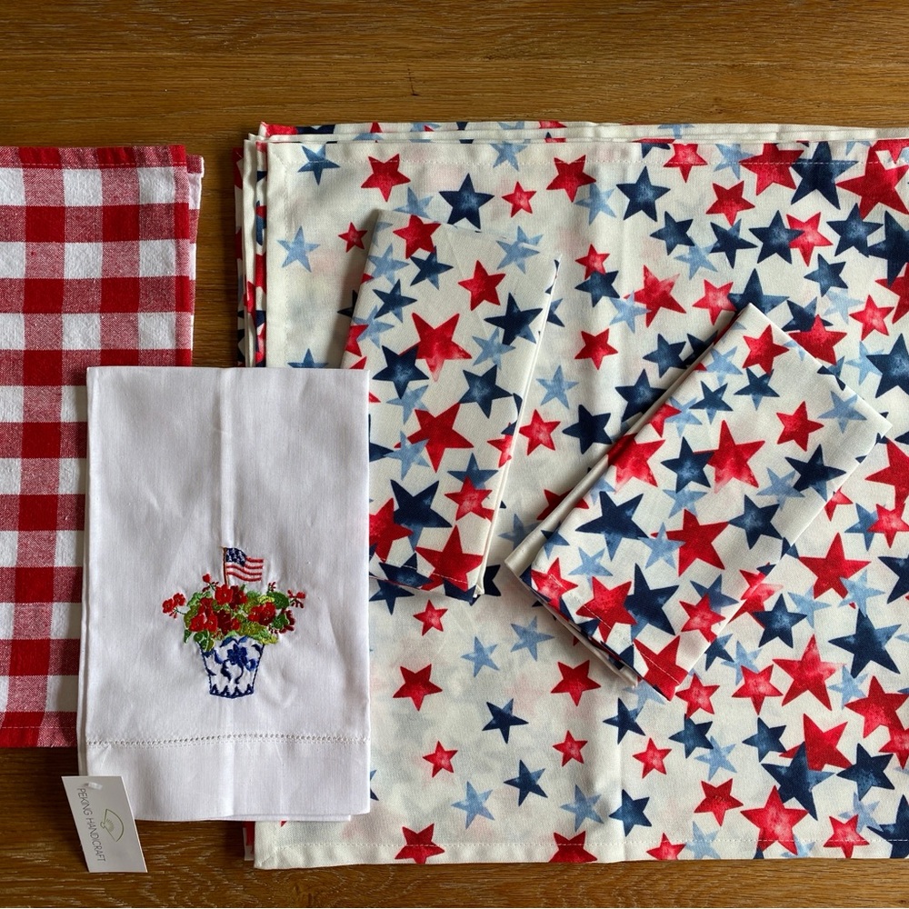 July 4th/USA/Stars/Patriotic Table Linens & Kitchen/Guest Towels
